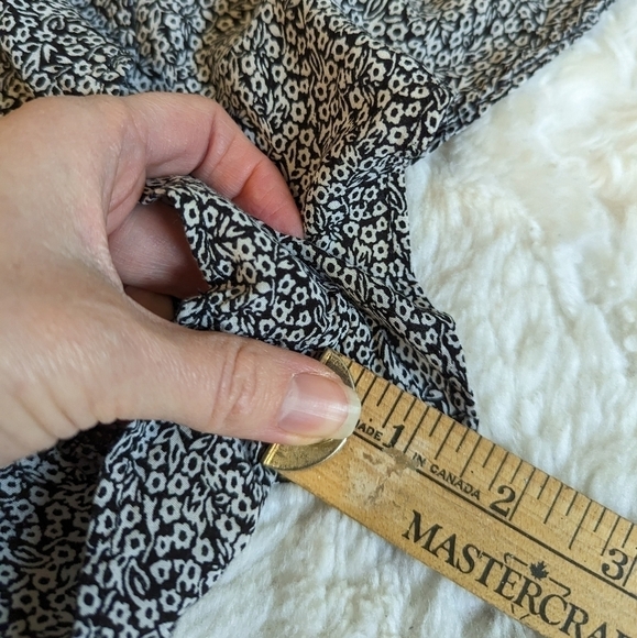 UO KIMCHI BLUE ditsy floral romper one piece outfit xs 0 black white - Picture 14 of 16